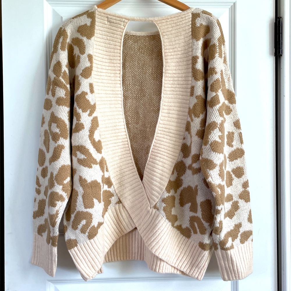 Multi-colored open back sweater - Picture 2 of 3